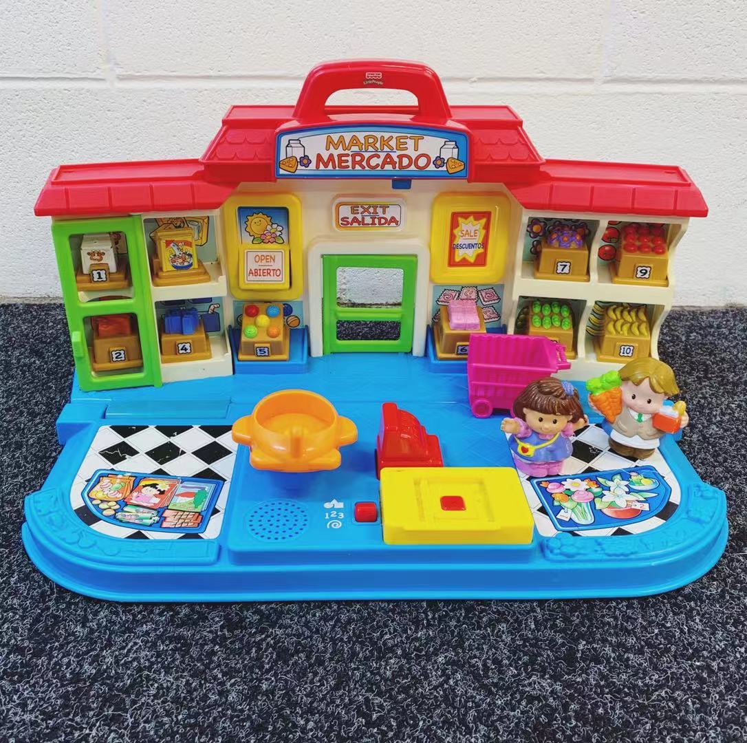 Little people shop and learn market