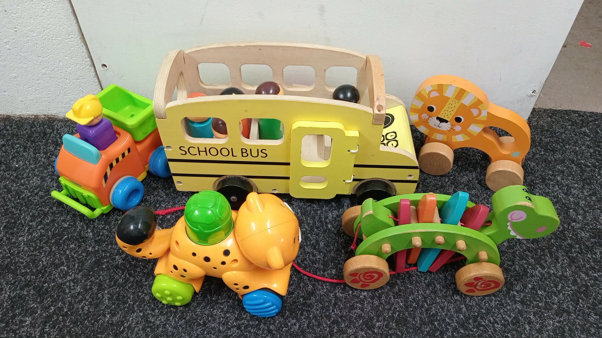 Toy box fun wheel